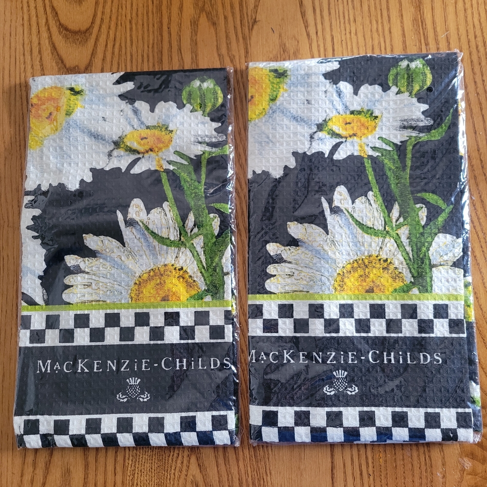 MacKenzie-Childs Black Daisy Tea Towels Set Of 2. NWT